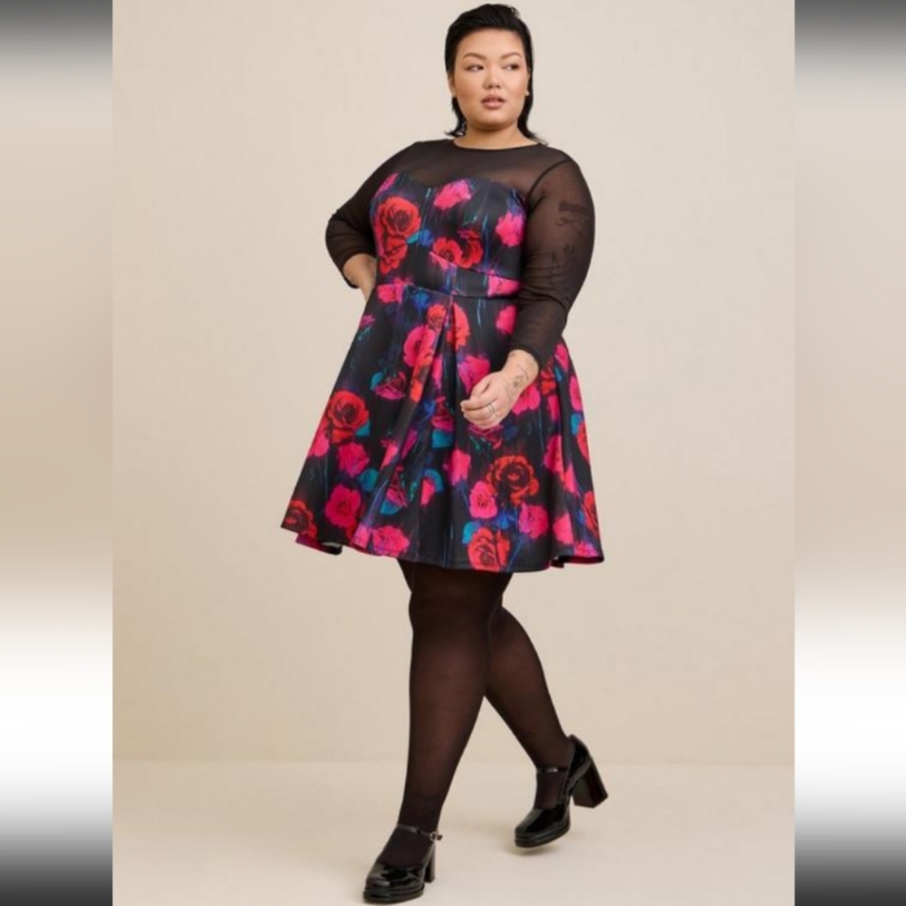 TORRID 4X MINI CORSET BACK ILLUSION NECK SCUBA DRESS- BLACK FLORAL …